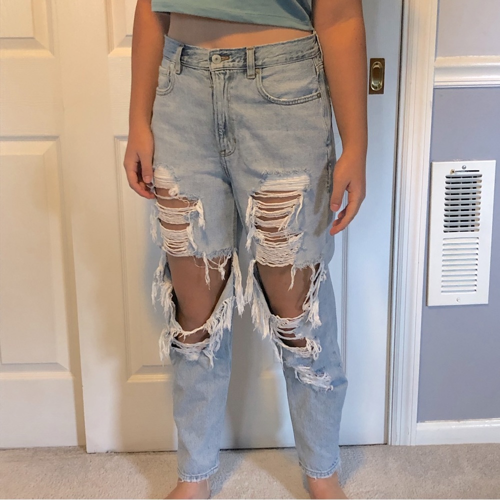 “American Eagle” brand, light wash, destroyed denim jeans -junior size 8R